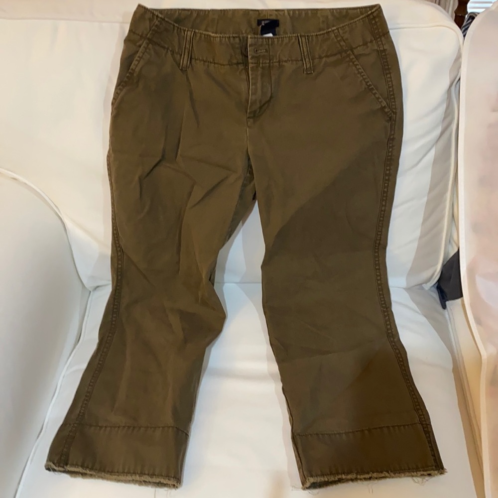 Gap cropped chino size 4